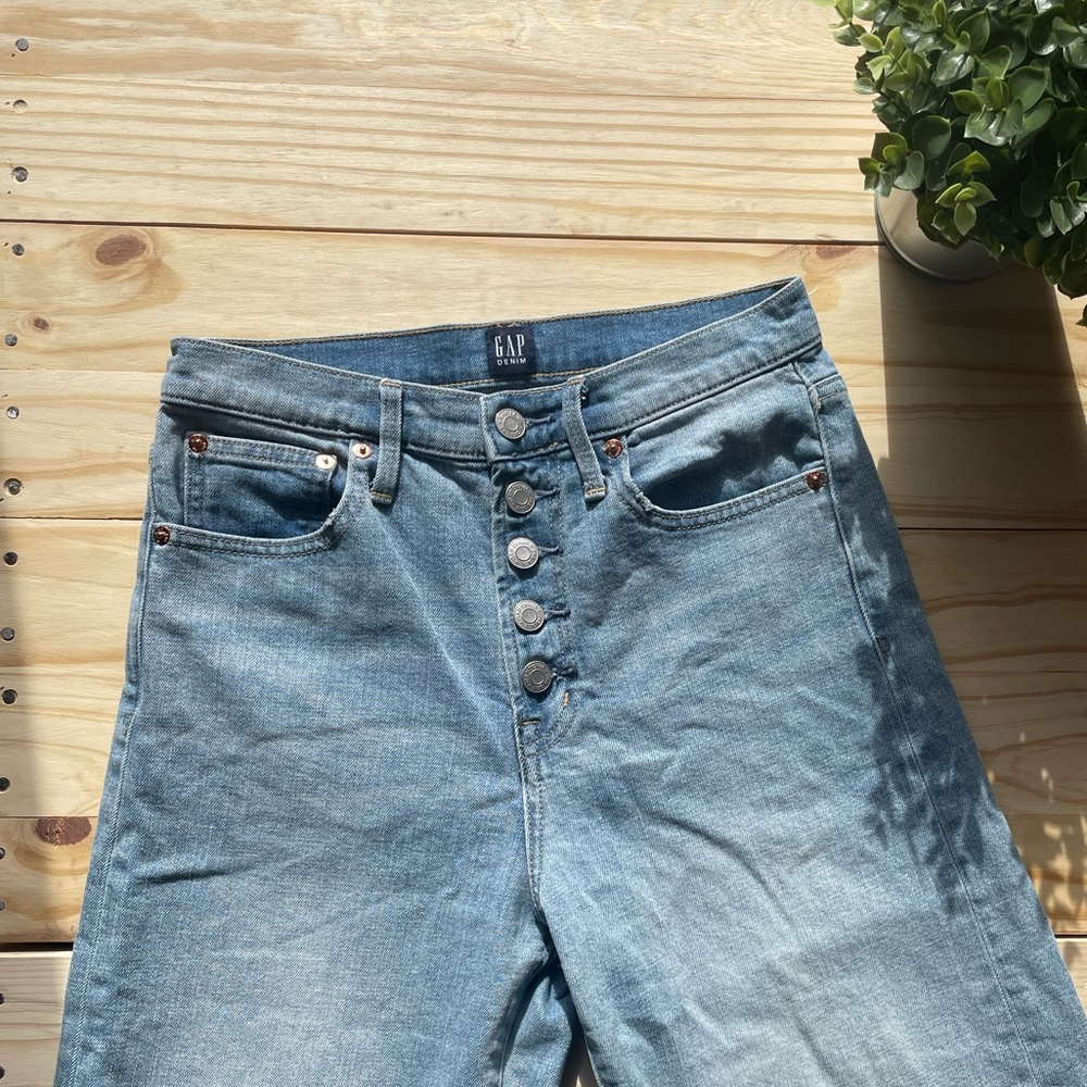 Wide leg Gap jeans with a high-rise waist